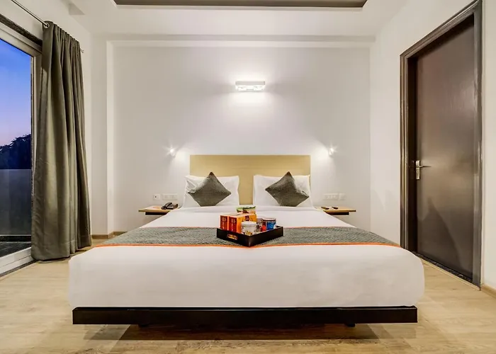 Super Oyo Townhouse 1251 Luxury Stay