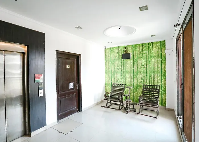Fabhotel Velvet Suites