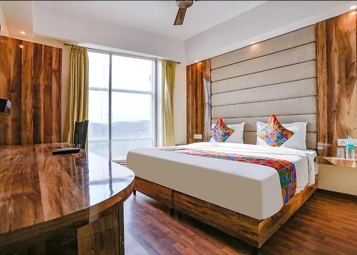 Fabexpress Kapashera Residency Near Igi Airport New Delhi