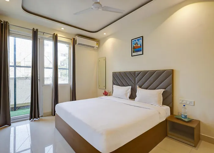 Flxho Penta - 1 Bhk Luxury Apartments Golf Course Road