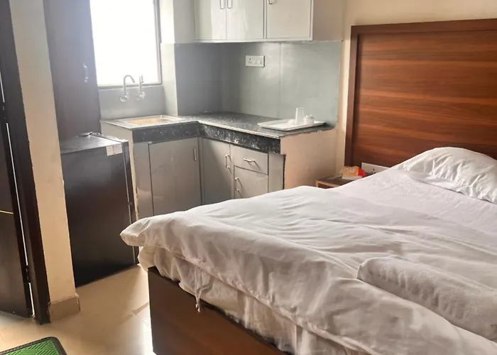 Apna Homes Stay & Hotel I Gurugram I Sector-71