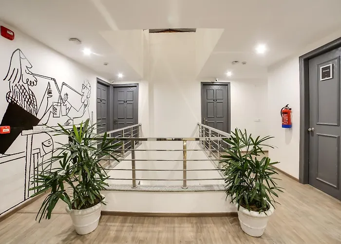 Townhouse Unitech Cyber Park Gurgaon Near Omaxe Celebration Mall