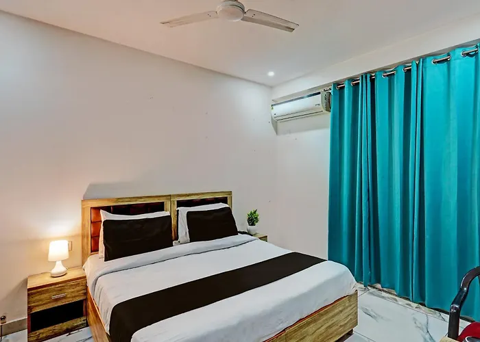 Townhouse Akshay Hotel