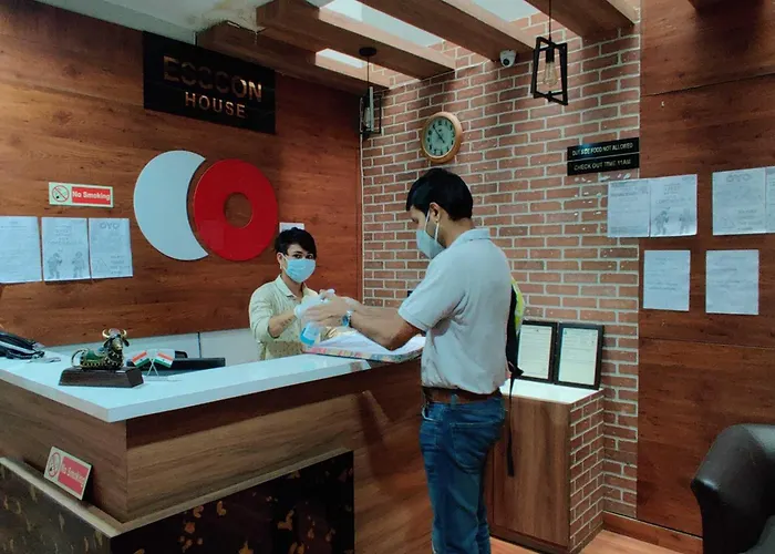 Capital O Esscon House Near Payal Cinema