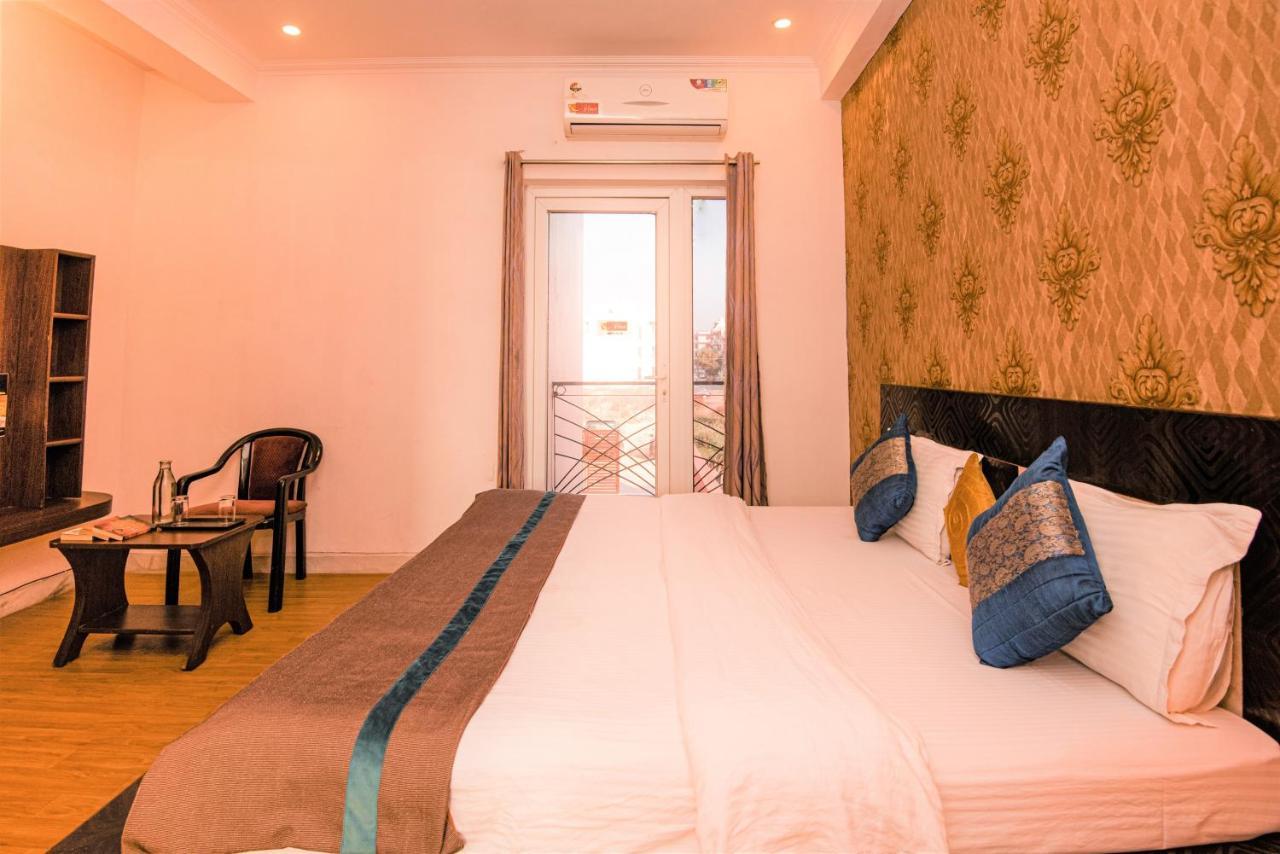 Hotel Instay - 46 Gurgaon