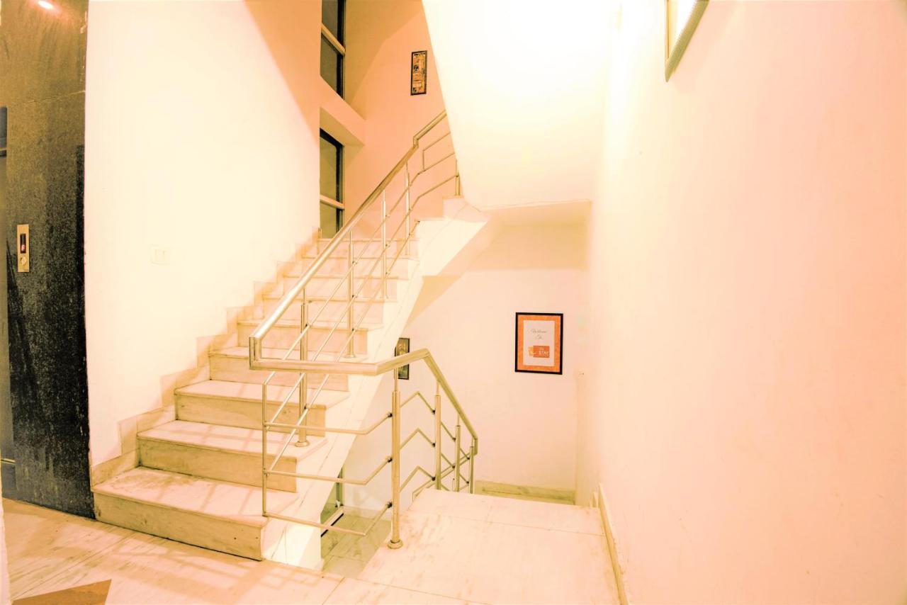 Instay - 46 Hotel *
