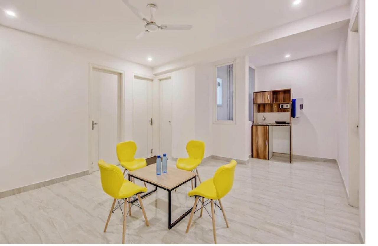 Nuab House - Near Fortis, Max, Medanta, Paras Hospitals And Huda Metro