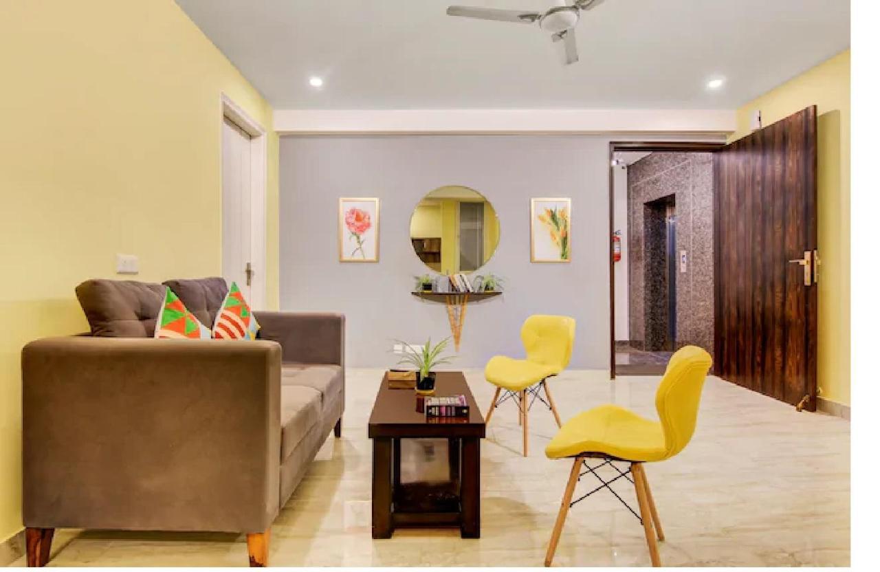 Nuab House - Near Fortis, Max, Medanta, Paras Hospitals And Huda Metro *