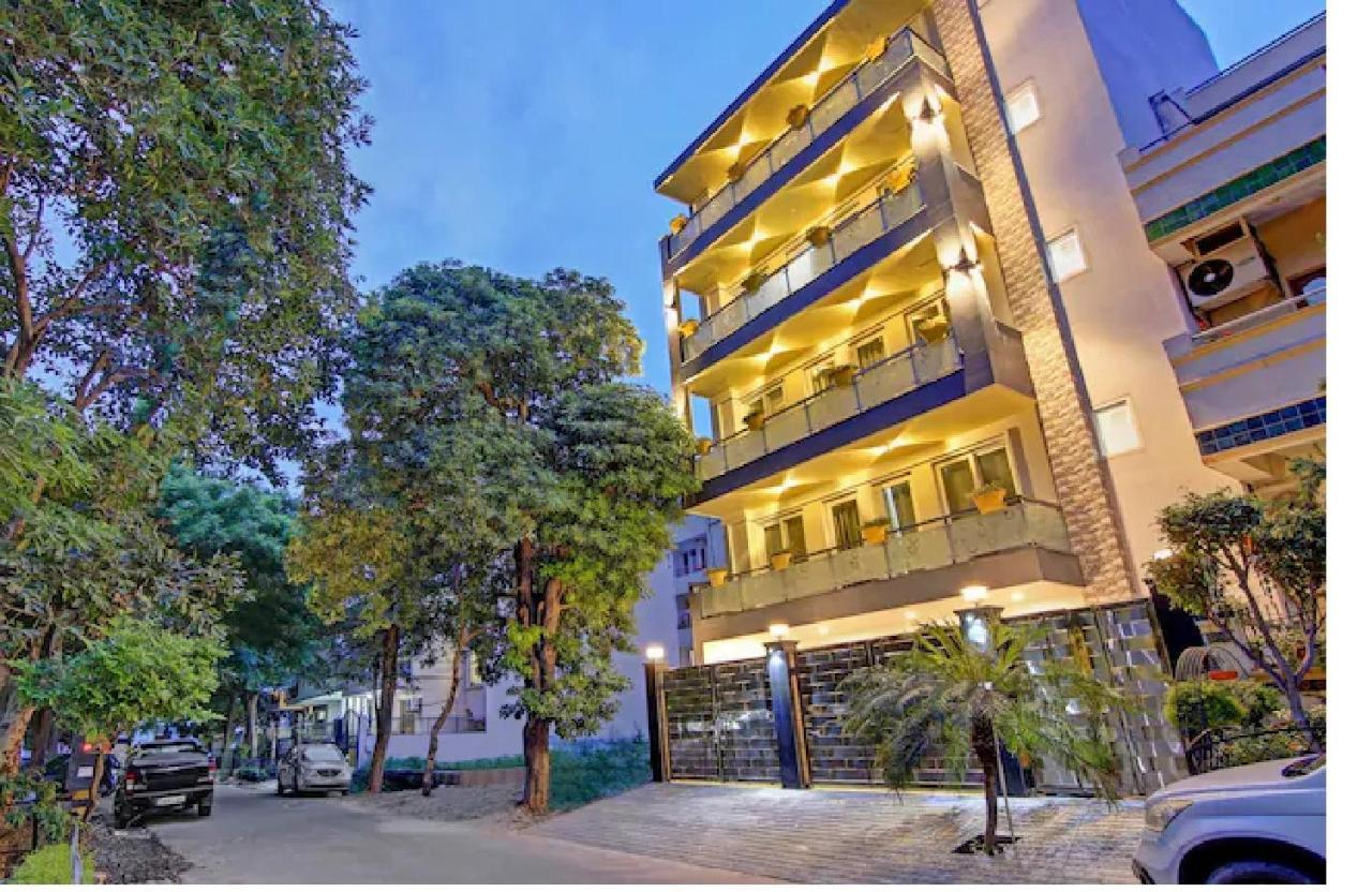 Nuab House - Near Fortis, Max, Medanta, Paras Hospitals And Huda Metro *