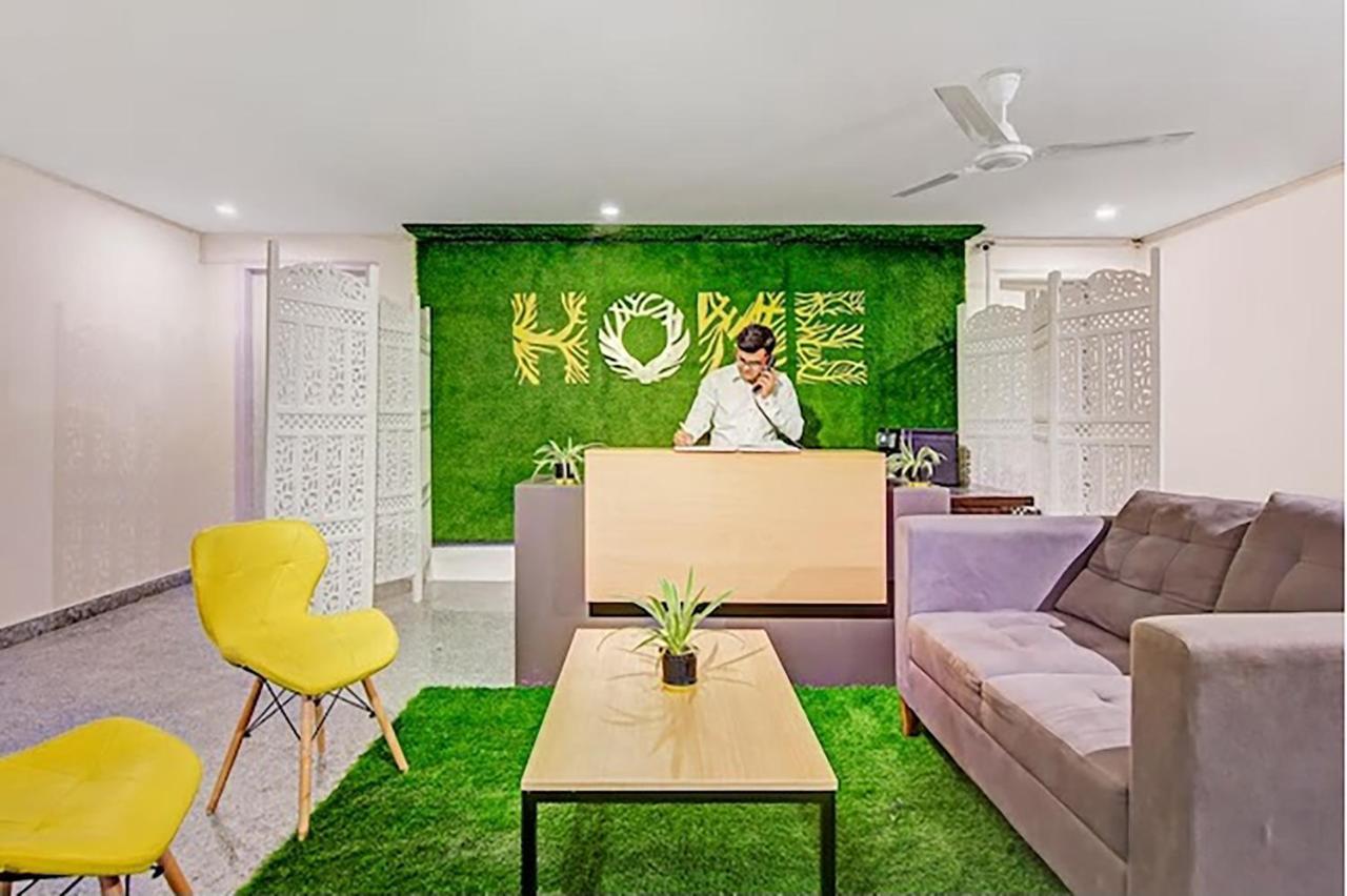 Hostel Nuab House - Near Fortis, Max, Medanta, Paras Hospitals And Huda Metro *