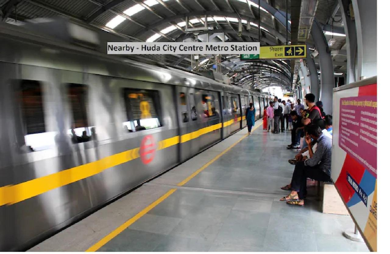 Hostel Nuab House - Near Fortis, Max, Medanta, Paras Hospitals And Huda Metro *