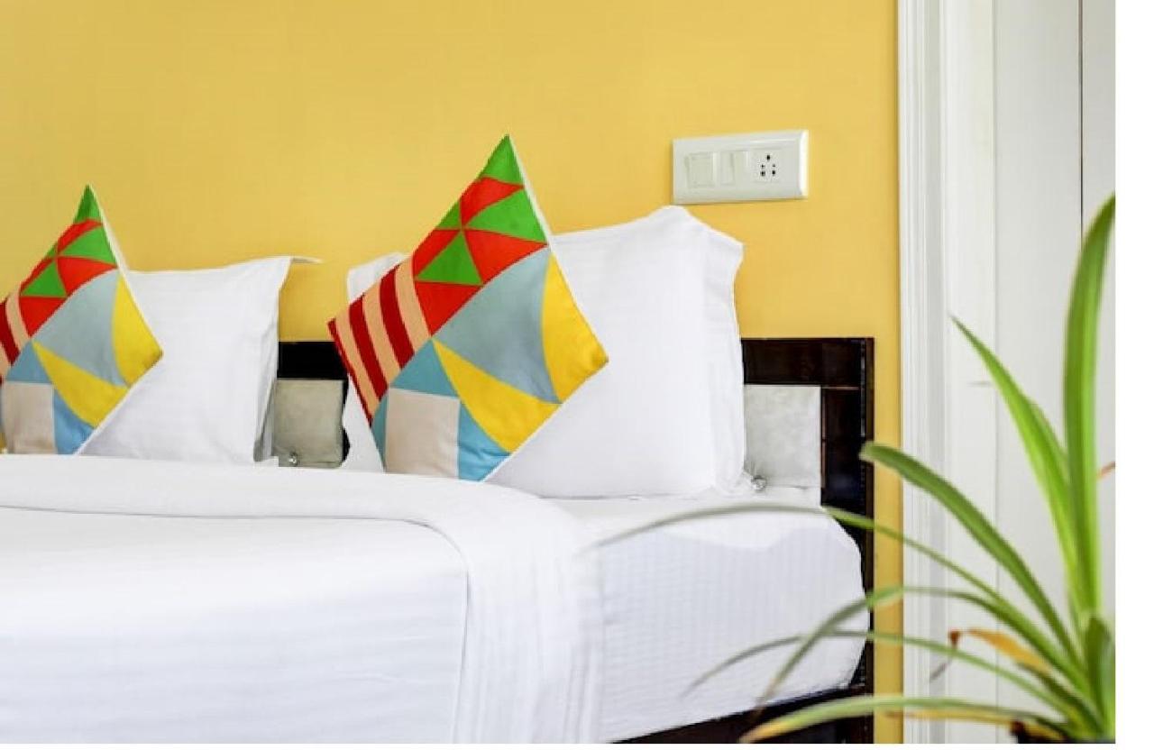 Nuab House - Near Fortis, Max, Medanta, Paras Hospitals And Huda Metro *
