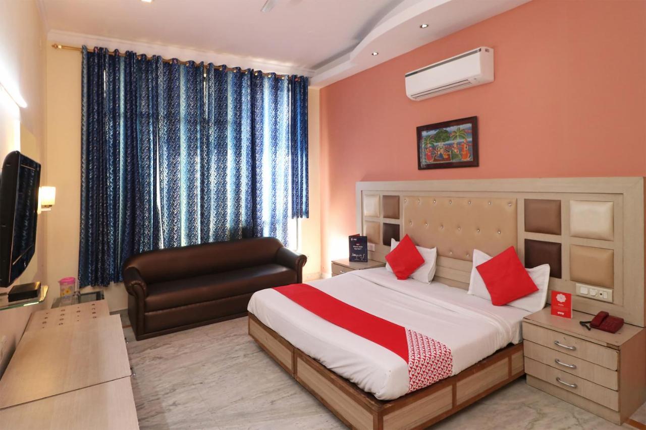 Hotel Oyo 26811 Moonlight Residency