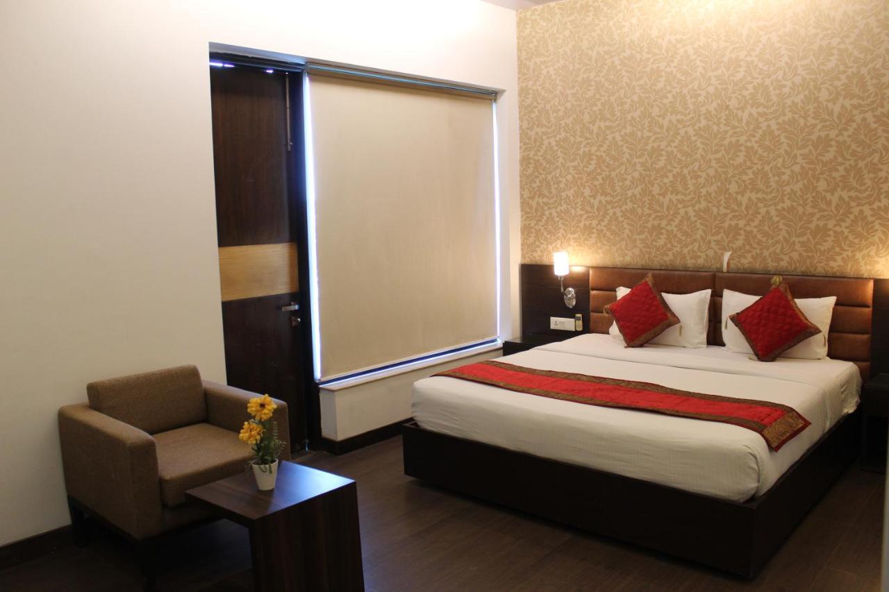 De Luxe 2* Gurgaon