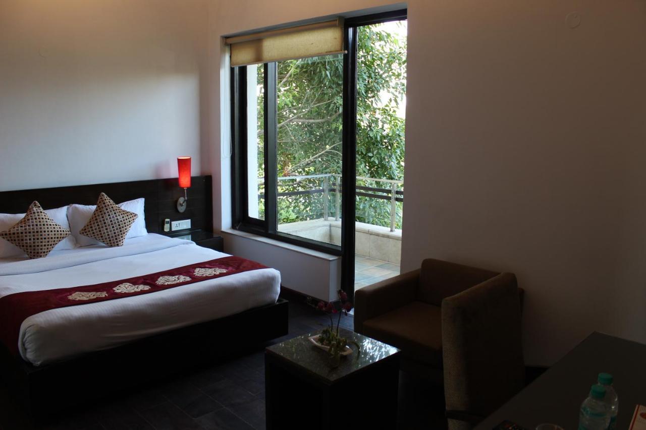 Hotel De Luxe 2*