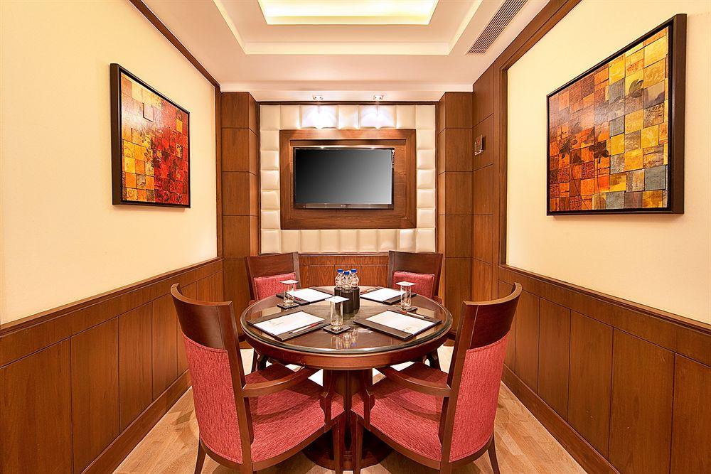 Hotel The Place Gurugram, A Member Of Radisson Individuals 4*