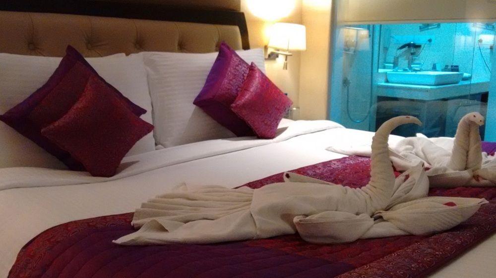 Blue Stone By Royal Orchid 4*