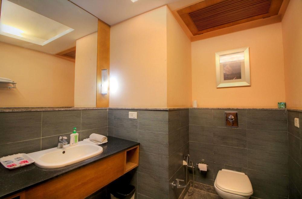 Earth Guest house 2*