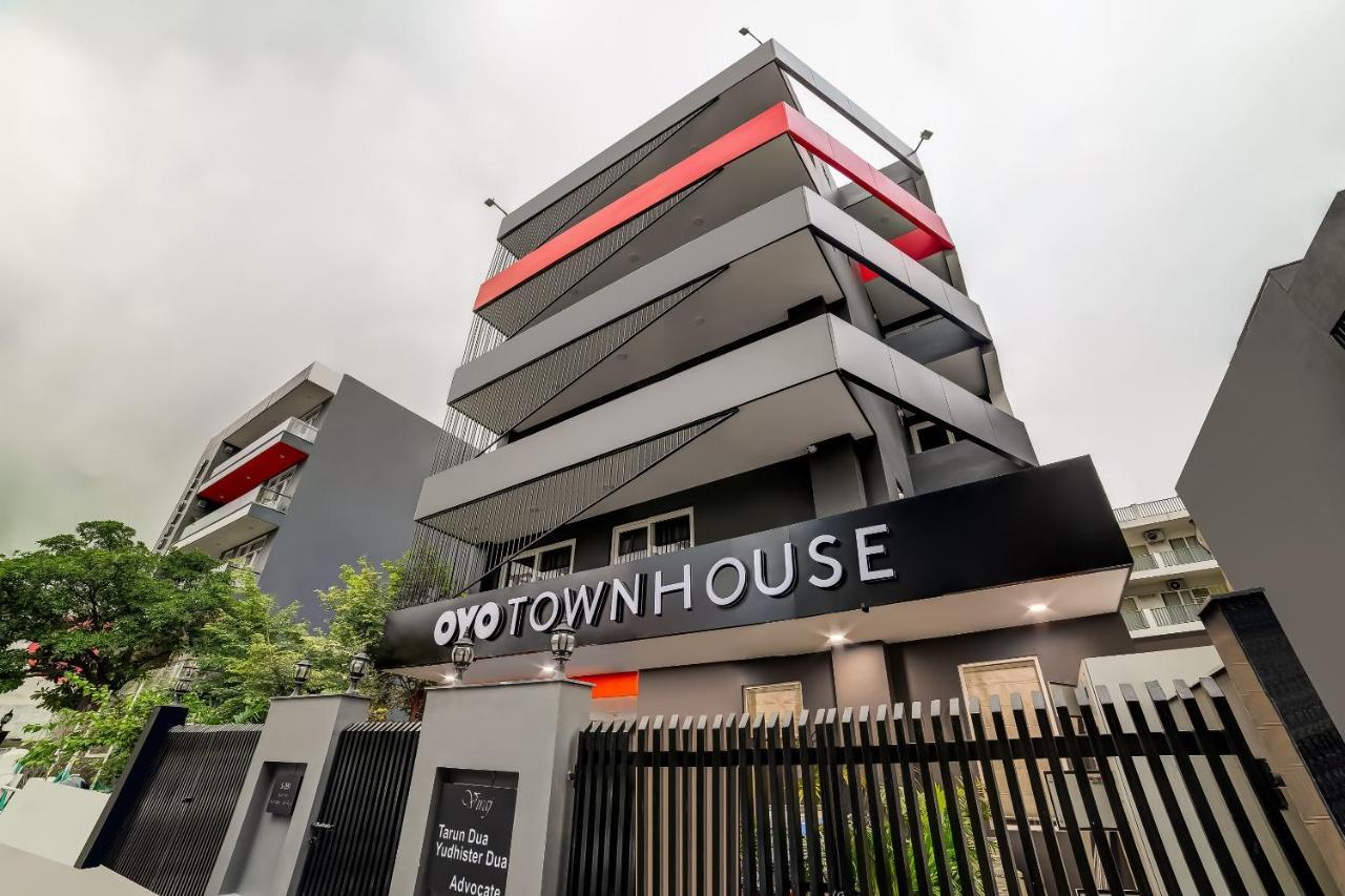 Oyo Townhouse 219, Sector 49, Hotel Gurgaon