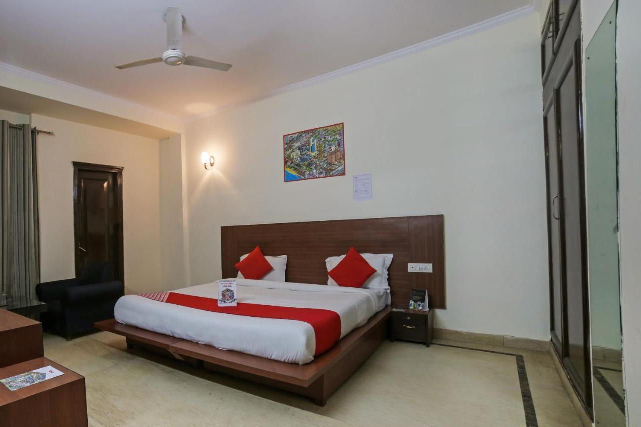 Oyo 15376 Purple Star Gurgaon