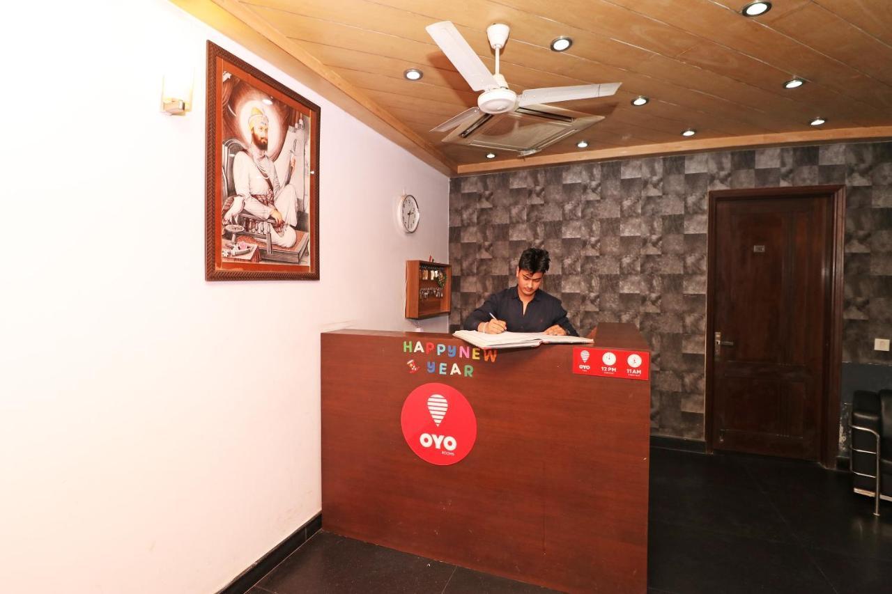 Oyo Flagship 8261 Rao Residency Gurgaon