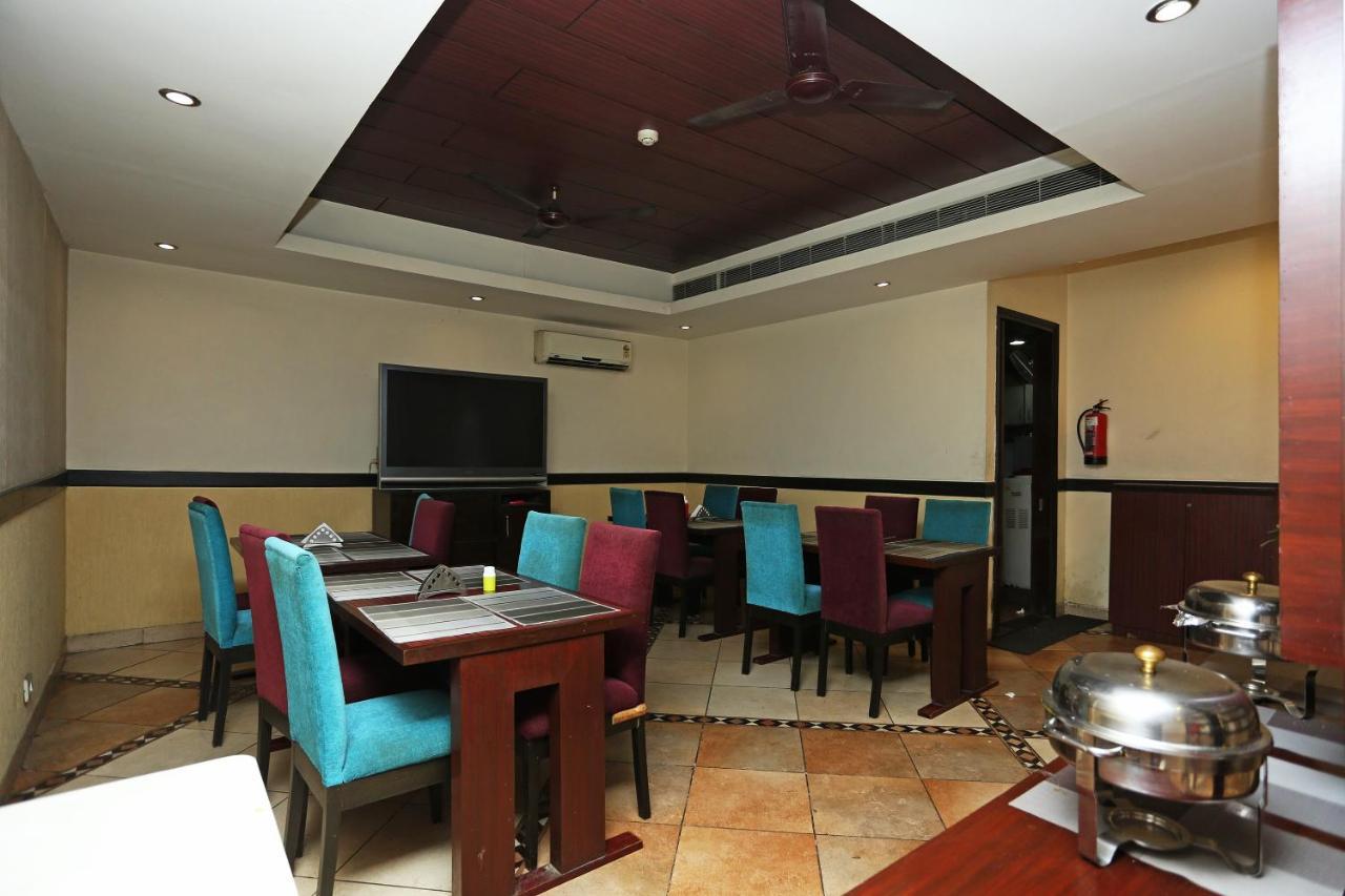 Oyo 386 Lotus Panache Gurgaon