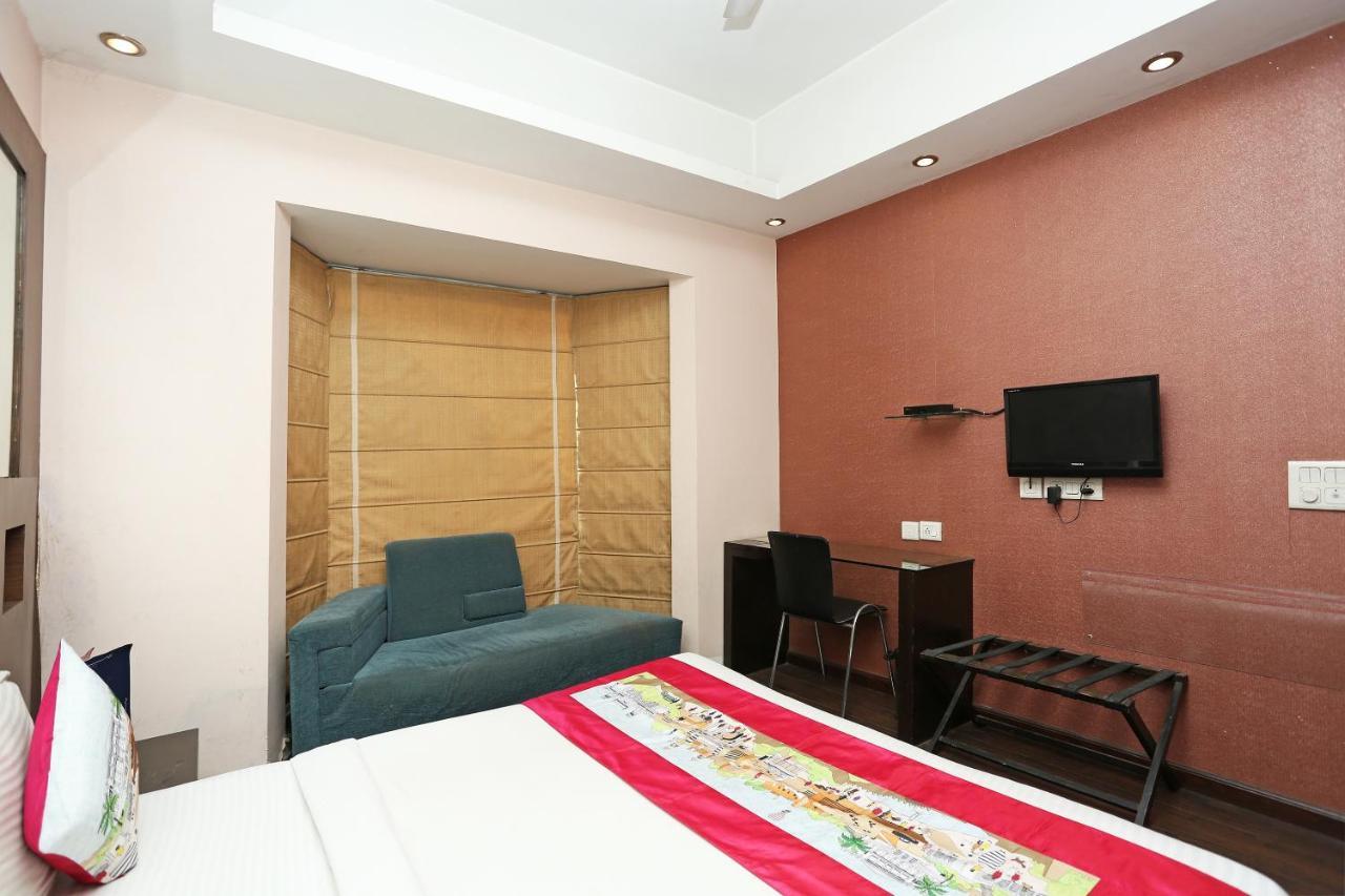 Oyo 386 Lotus Panache Hotel 3*