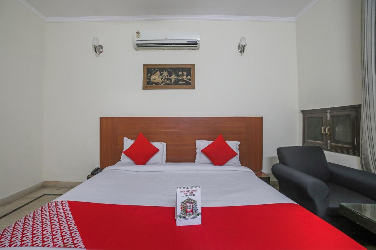 Oyo 15376 Purple Star Gurgaon
