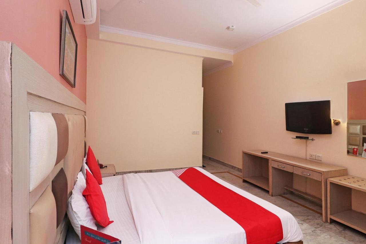 Oyo 26811 Moonlight Residency Hotel 3*