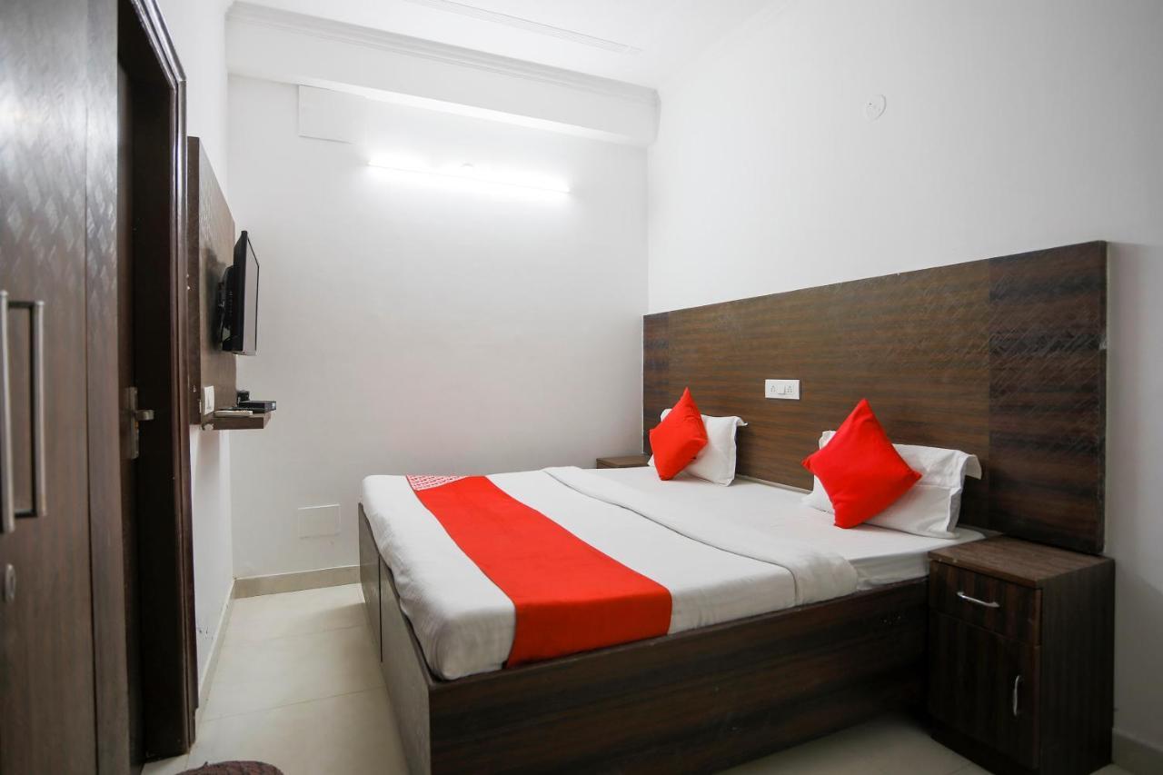 Oyo 71822 Oye Hotel 3*