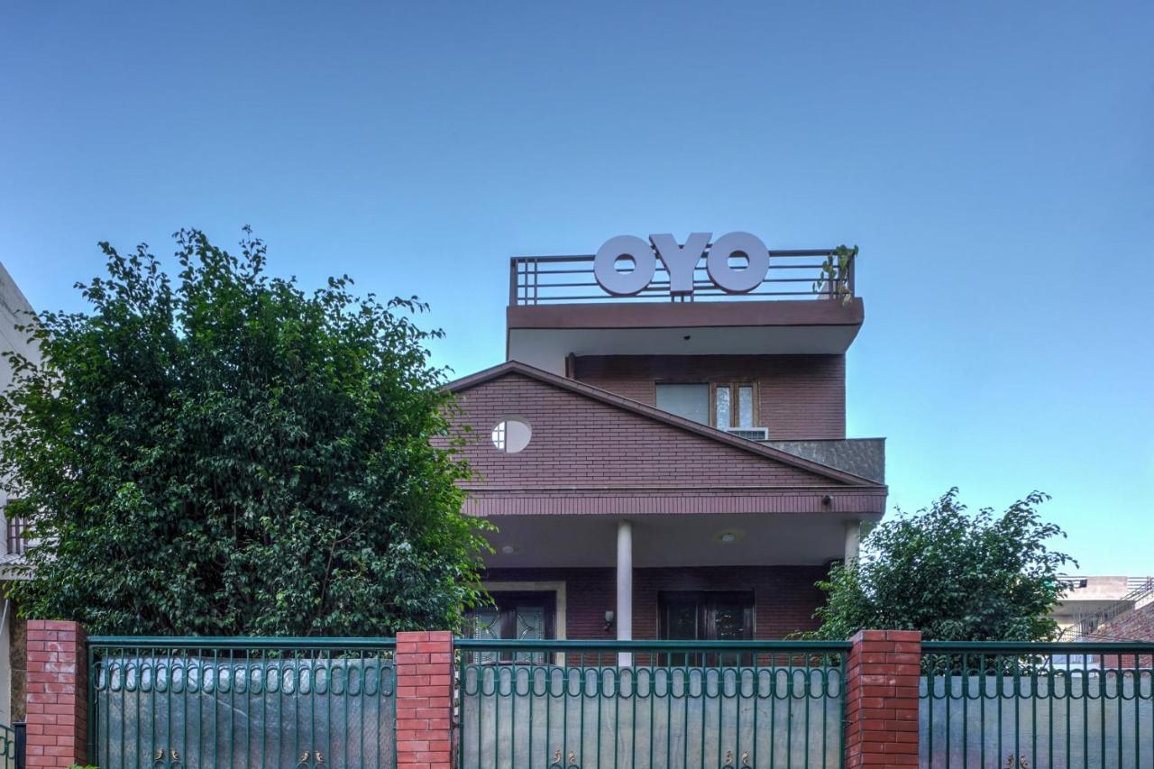 Oyo 15376 Purple Star Hotel Gurgaon