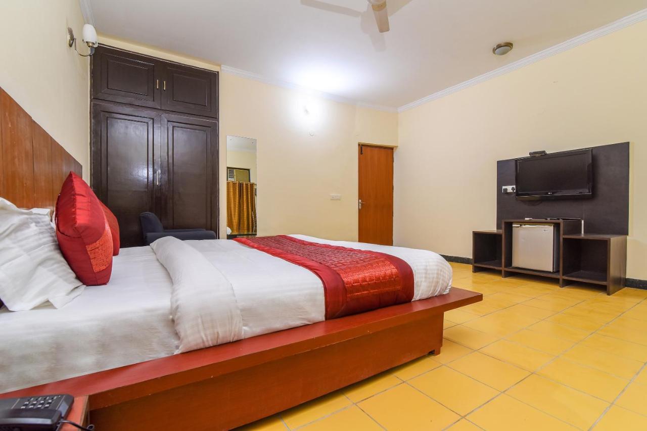 Oyo 15376 Purple Star Hotel Gurgaon