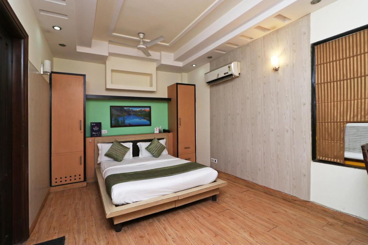 Oyo Flagship 8261 Rao Residency Gurgaon