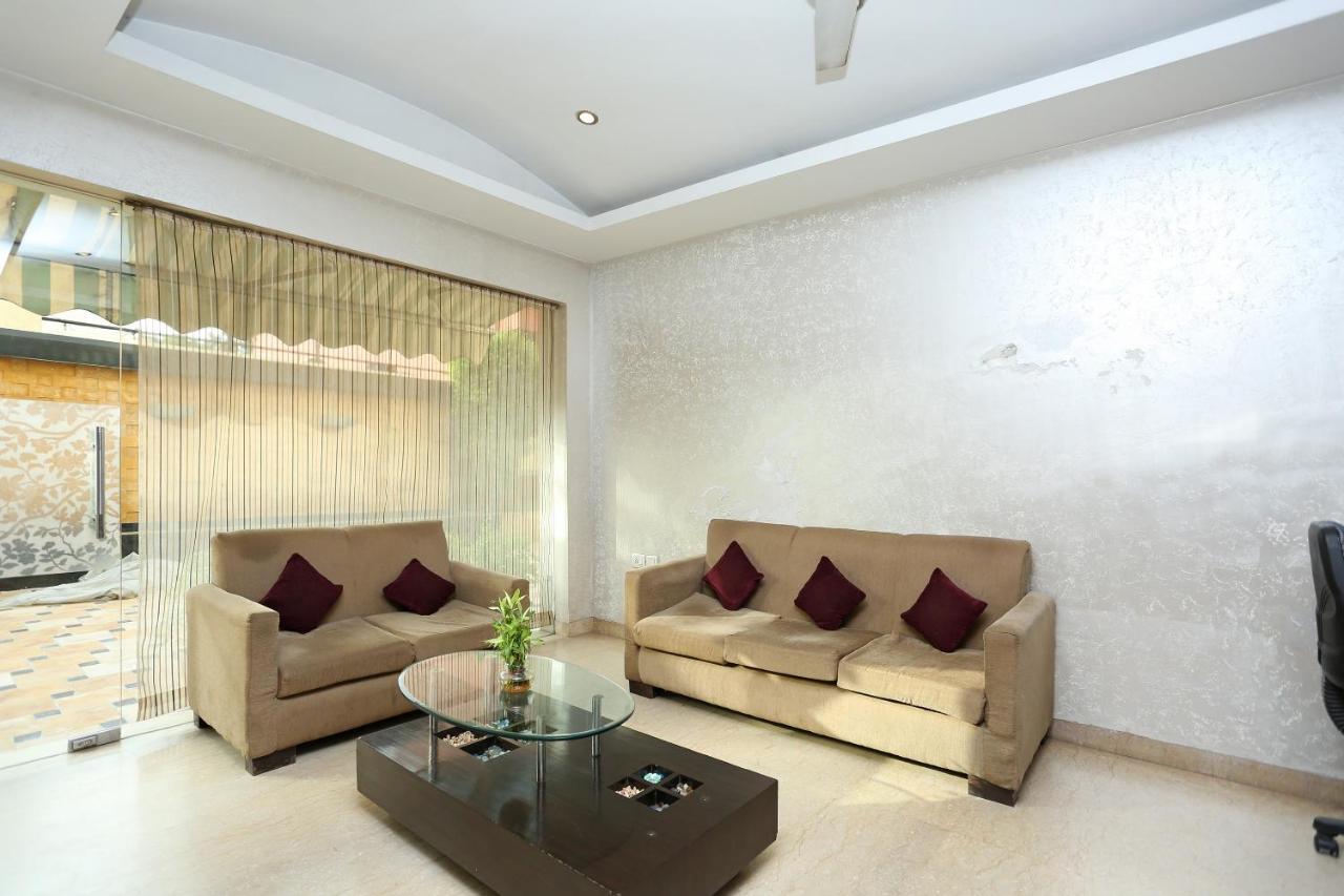 Oyo 386 Lotus Panache Hotel