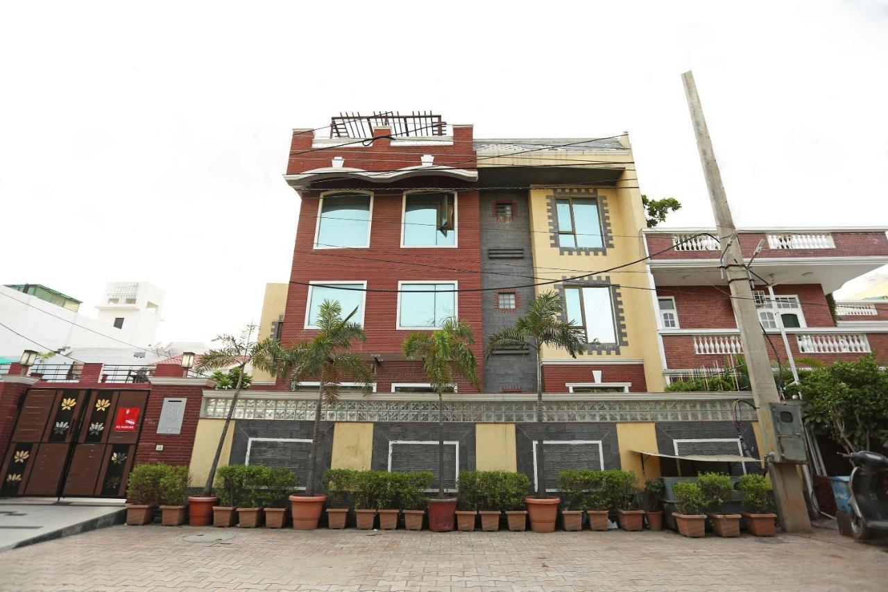 Oyo 386 Lotus Panache Hotel Gurgaon