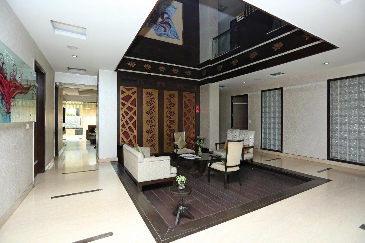 Oyo 386 Lotus Panache Hotel