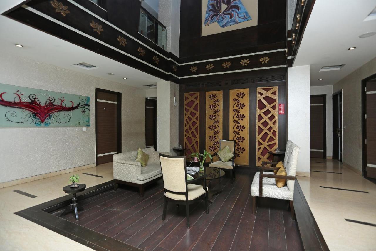 Oyo 386 Lotus Panache Hotel Gurgaon