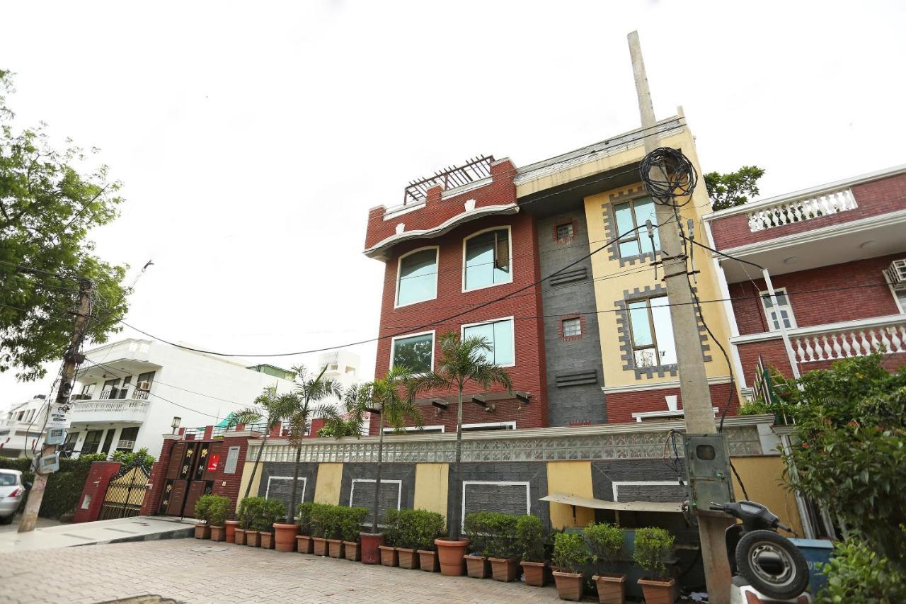 Oyo 386 Lotus Panache Hotel 3*