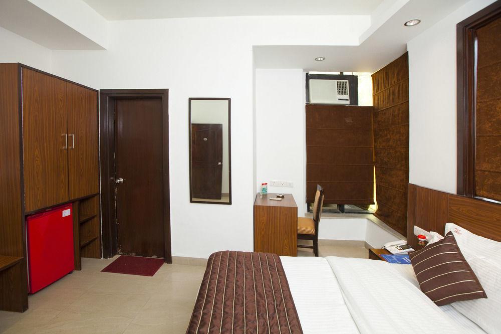 Karina Hotels- Dlf