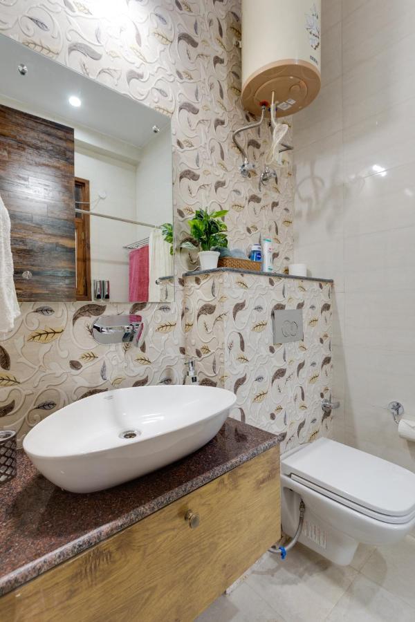 Hostie Eva Dreams - Private 2 Bhk Near Artemis, Medanta, Fortis Hospitals Apartment Gurgaon