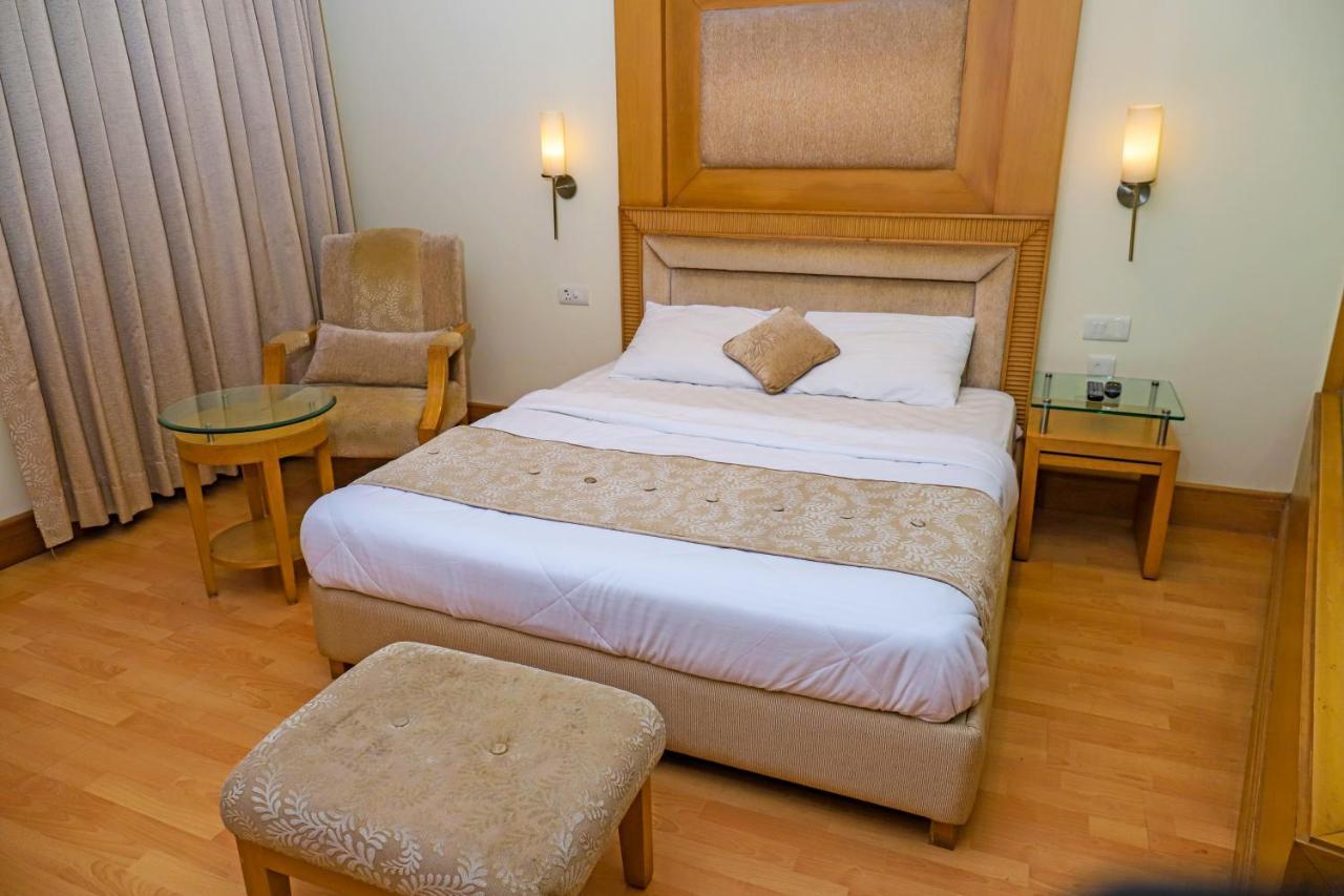 Hotel The Luxotic Suites Gurgaon