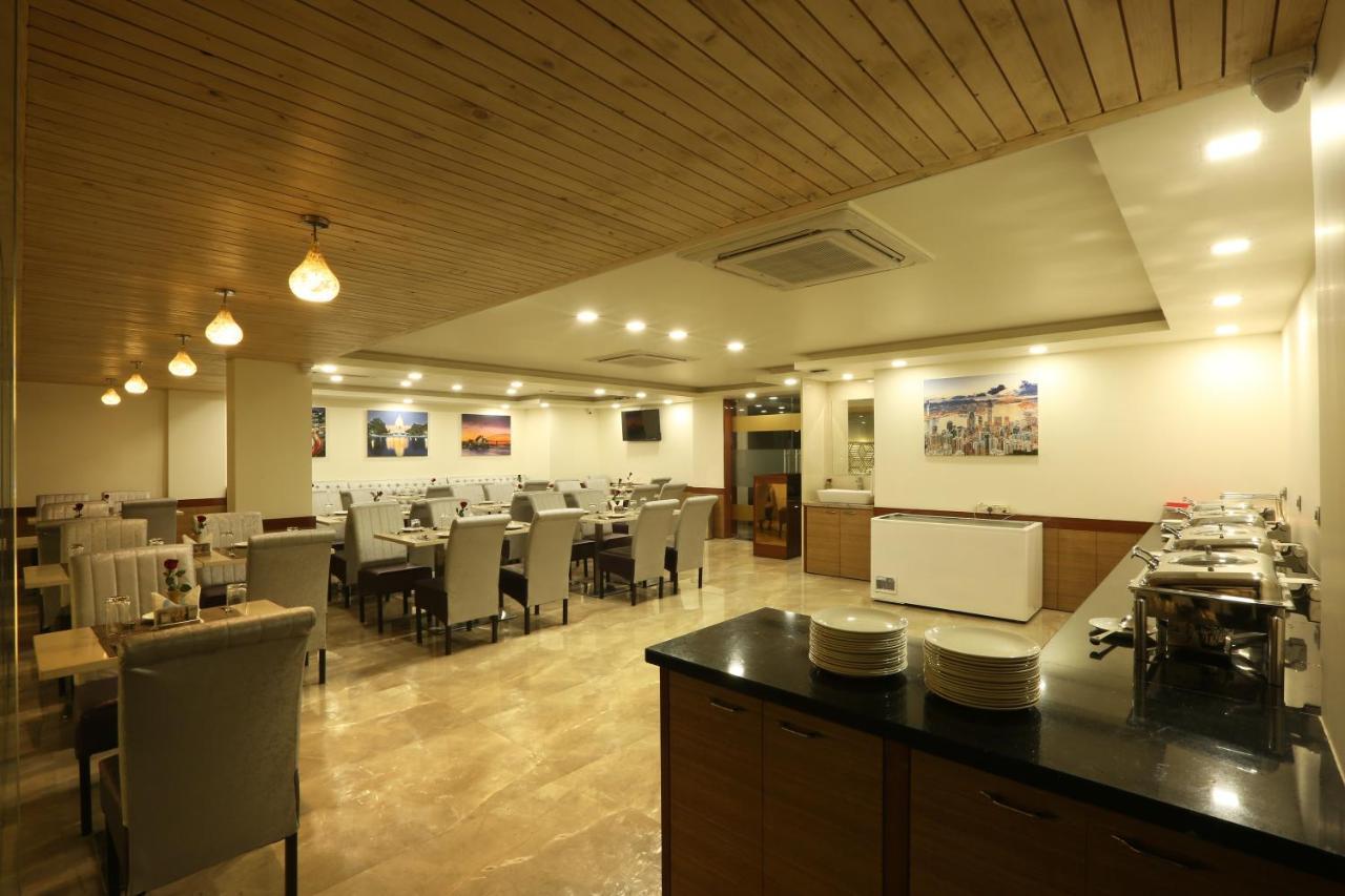 Omega - Central, Sec 45 Hotel Gurgaon