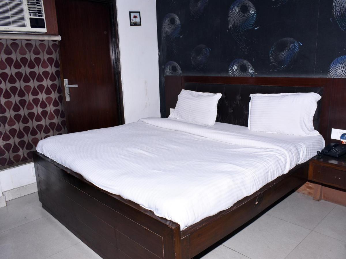 Flora Hotel Gurgaon