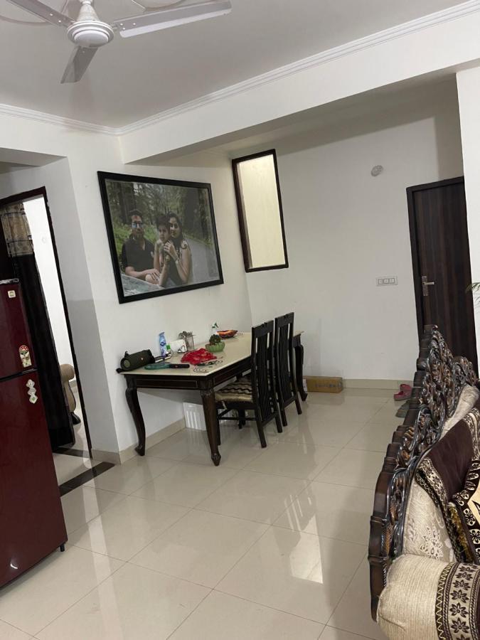 Apartment Vanshika Sector 69 Neelkanth Enclave *