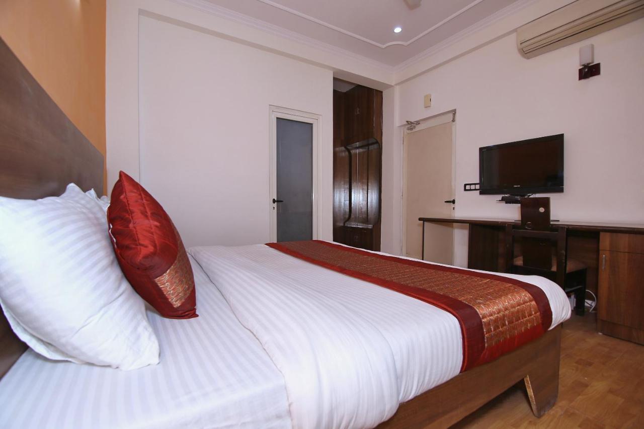 Oyo 13051 Alarians Hotel