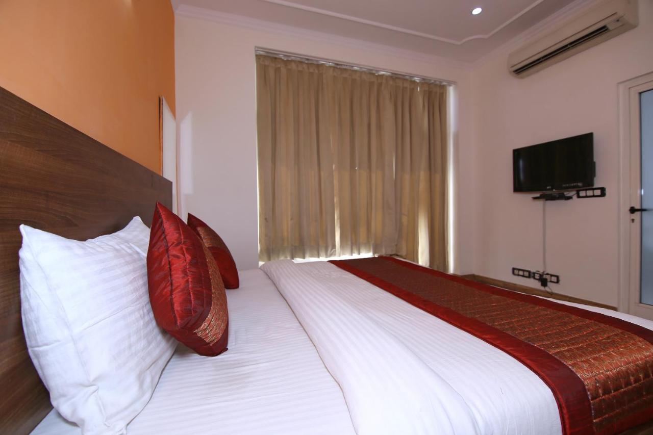 Hotel Oyo 13051 Alarians 3*