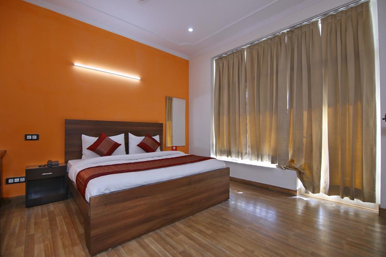 Oyo 13051 Alarians Gurgaon