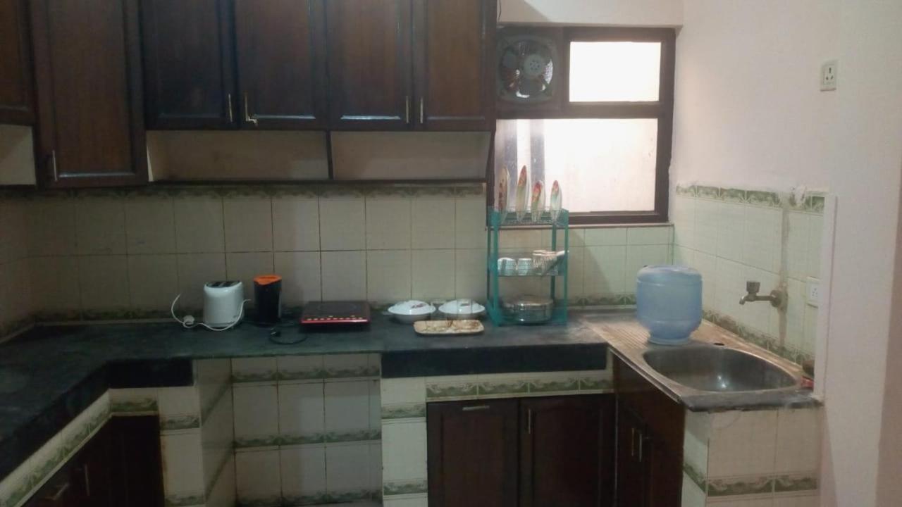 Mufis Homestay, Emerald Compound, New Palam Vihar-2 *