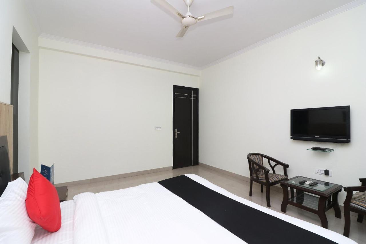 Capital O 19344 Tree Residency Hotel Gurgaon