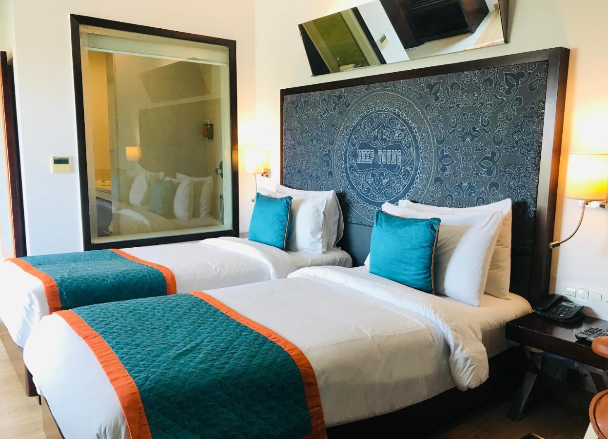 Golden Tulip Centre Gurgaon